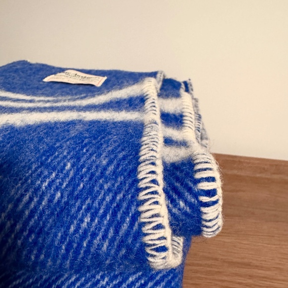 MacAusland wool throw blanket - Picture 4 of 5